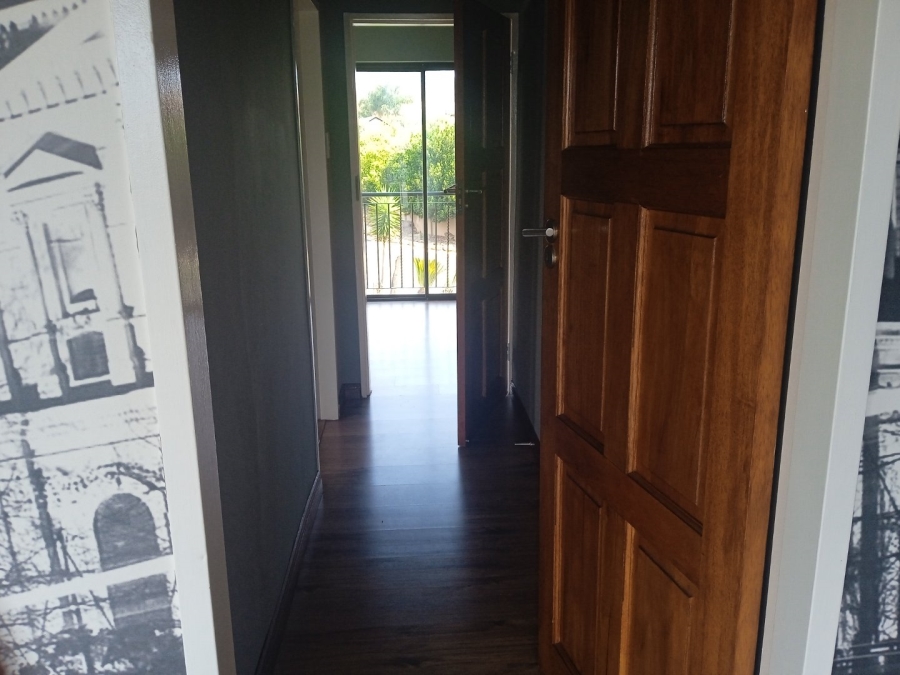 To Let 5 Bedroom Property for Rent in Xanadu North West